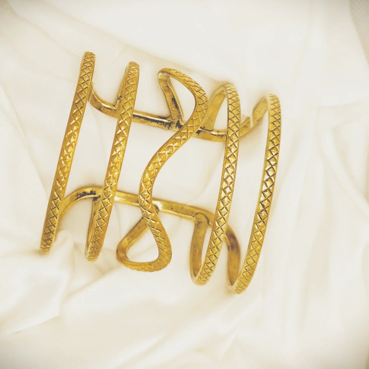Gold plated brass Kada Cuff Bracelet for women - Sparkling Nailon