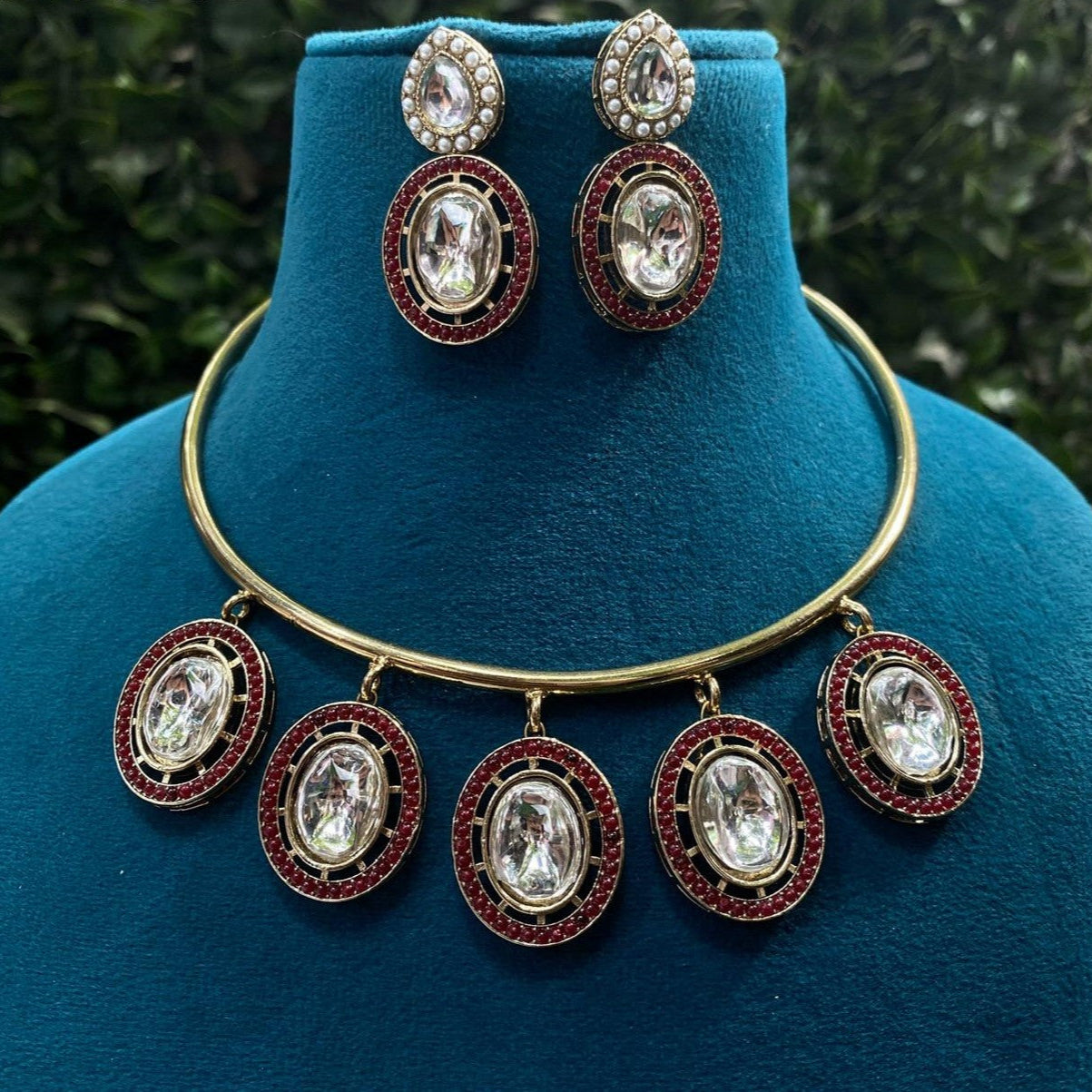 Handcrafted Gold Brass Hasli Choker with Kundan Pendant & Matching Earrings set - Sparkling Nailon
