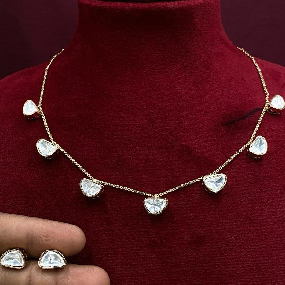 Elegant Kundan Pendant Necklace with Matching Earrings Set - Sparkling Nailon