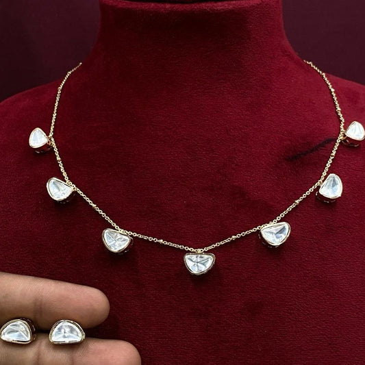Elegant Kundan Pendant Necklace with Matching Earrings Set - Sparkling Nailon
